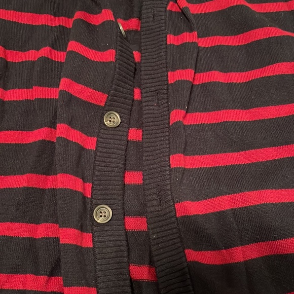 21 Men Forever21 Men's Red and Black Buttoned Striped Long Sleeve Cardigan - Picture 3 of 6